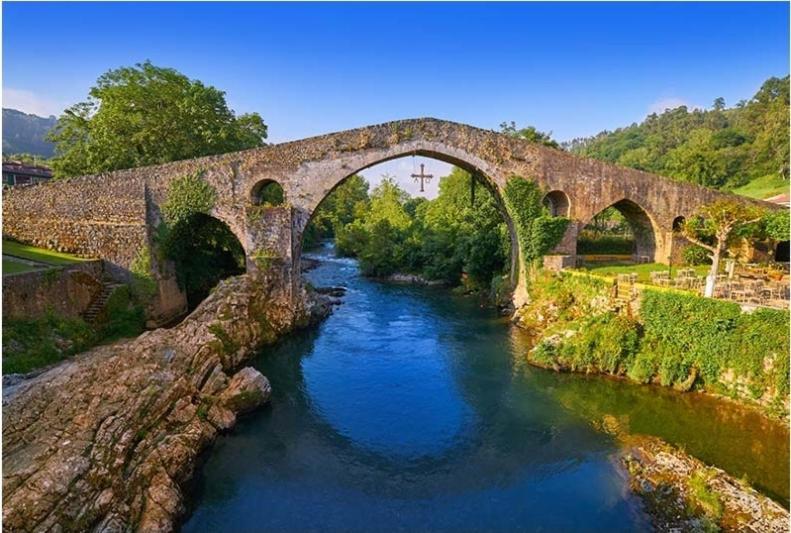 Apartamento Entero El Puente Cangas de Onis Bagian luar foto